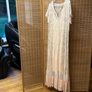 NWT Torrid Peach Lace Maxi Dress